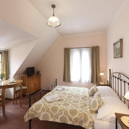 Hotel Penzion Na 15. Poledniku Jindřichův Hradec Exterior foto