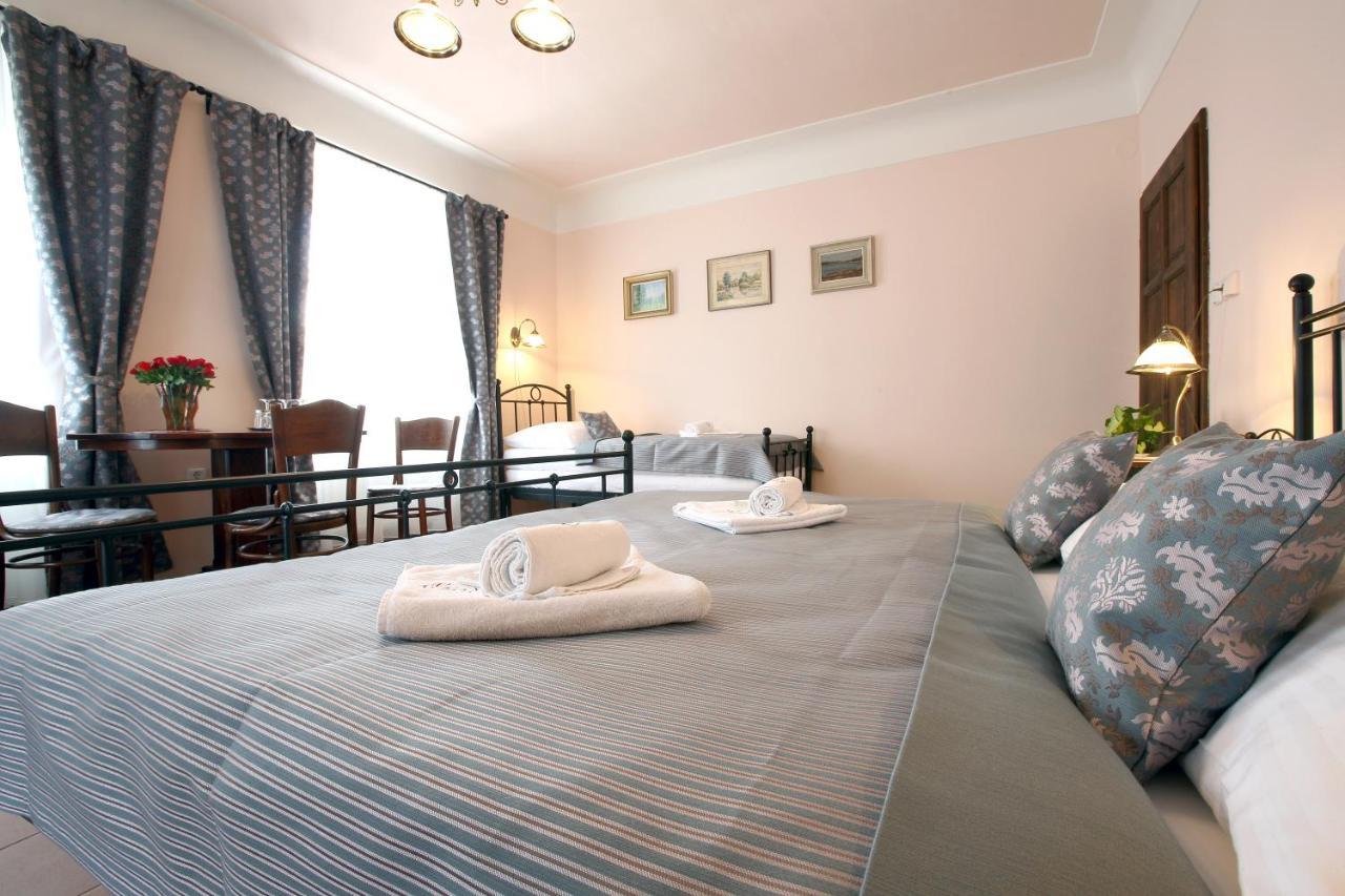 Hotel Penzion Na 15. Poledniku Jindřichův Hradec Exterior foto