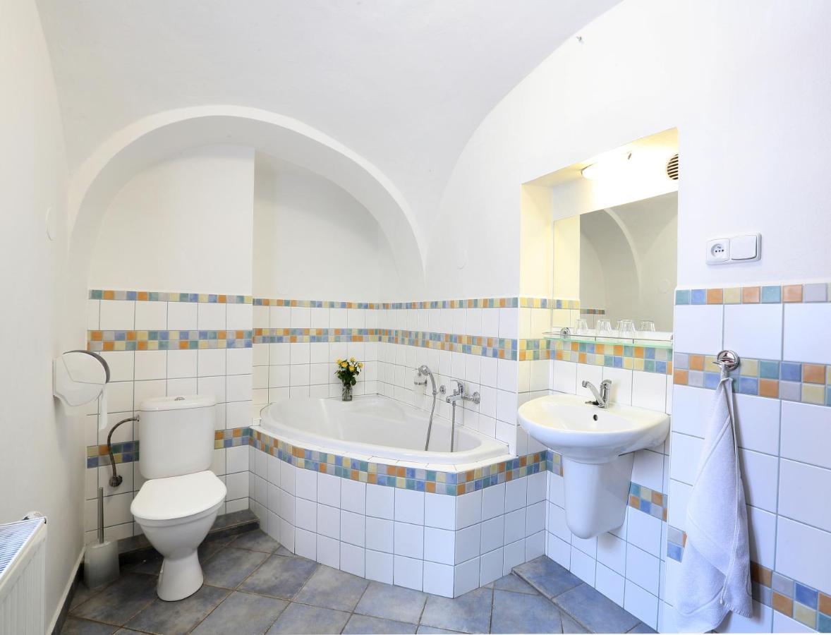 Hotel Penzion Na 15. Poledniku Jindřichův Hradec Exterior foto