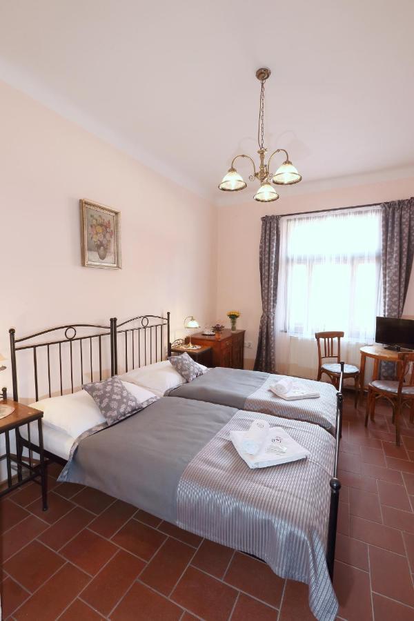 Hotel Penzion Na 15. Poledniku Jindřichův Hradec Exterior foto