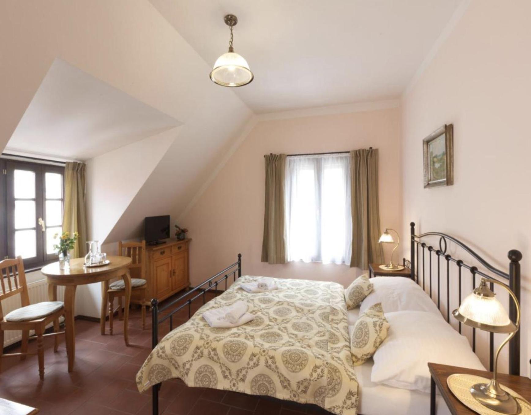 Hotel Penzion Na 15. Poledniku Jindřichův Hradec Exterior foto